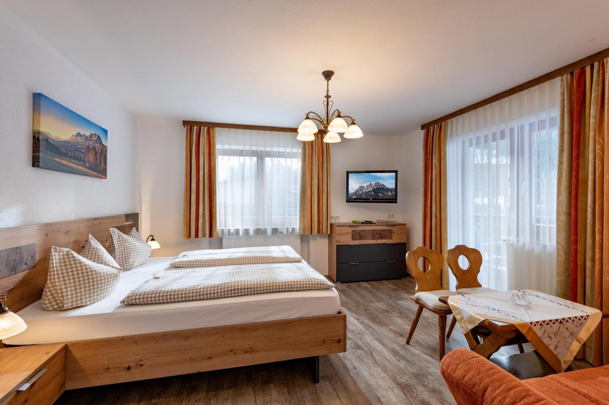Pension Noella Sankt Johann in Tirol Esterno foto
